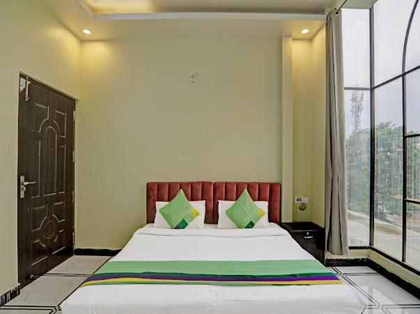 Expo View Residency Hotel Грейтър Нойда Екстериор снимка
